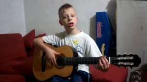 Цой Красно-желтые дни поет ребенок на гитаре