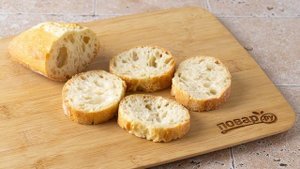 Брускетта с вялеными помидорами