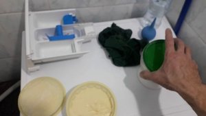 Как убрать запах бензина с рук