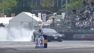 Tesla Model S Drifting дрифт на электро автомобиле тесла