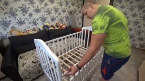 Детская кроватка для дочки, обзор и сборка