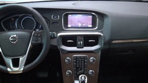 Volvo V40 Cross Country D4 Inscription 190hp Auto (2018) Exterior and Interior