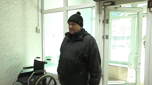 В городской поликлинике представили дизайн-проект новой регистратуры смотреть онлайн