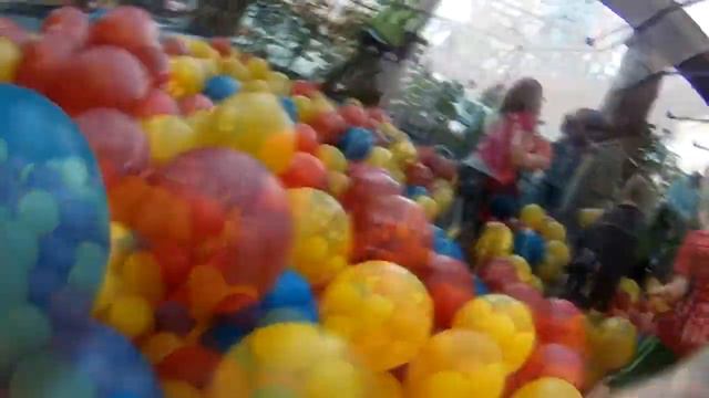 City Museum Ball Pit смотреть онлайн