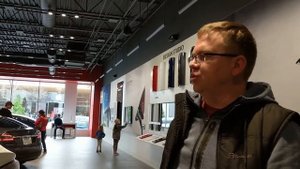 Салон Тесла Обзор всех моделей Tesla в салоне штата Техас Tesla model 3 Tesla model S Tesla model X