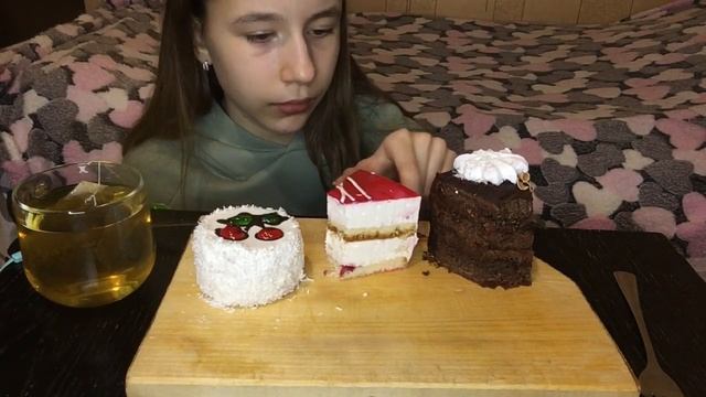 Мукбанг пирожные?? смотреть онлайн