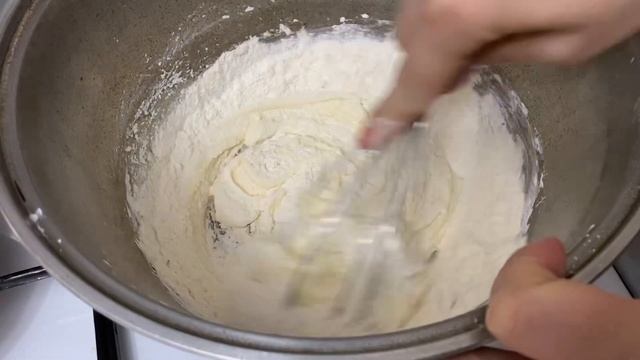 САМЫЙ Вкусный «медовое пирожные» ТОРТ из обычных ингредиентов. Крем без сливок смотреть онлайн