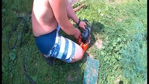 Бензопила потеряла мощность. Находим и устраняем причину. Моем воздушный фильтр.