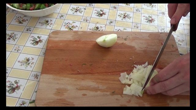 Весенний летний салатик.mp4