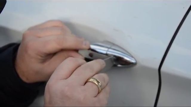 Как открыть машину, если ключи в машине смотреть онлайн