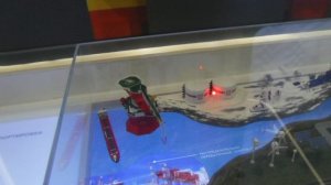 Процесс погрузки танкера нефтью.