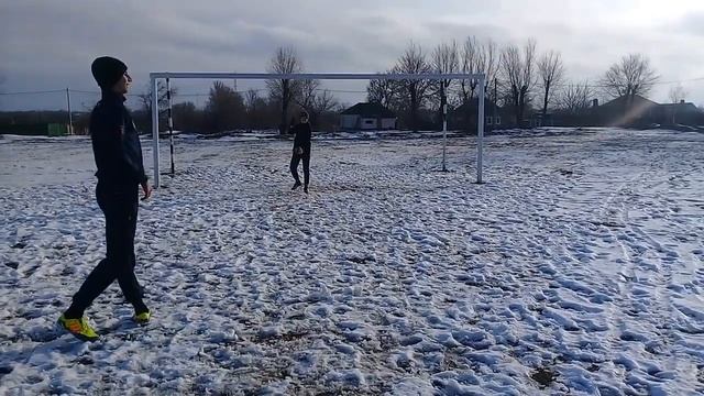 ИГРАЕМ В ФУТБОЛ РАЗНЫМИ МЯЧАМИ!!! смотреть онлайн