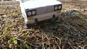 Сделал ваз 2106 из картона.