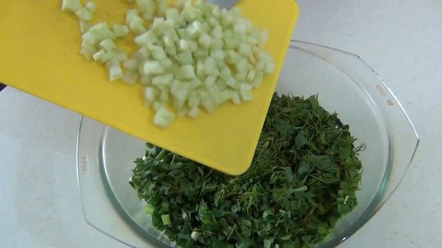 ВКУСНЫЙ РЕЦЕПТ салата с Крабовыми Палочками и Зеленым Луком - ВЕСЕННИЙ.