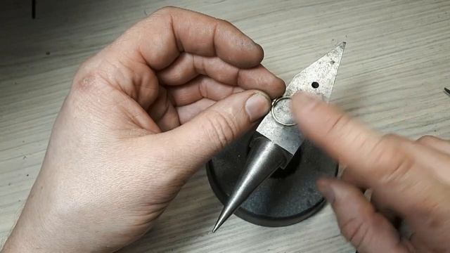 Как спаять золотое кольцо 585 пробы. Обработать и отполировать золото. Ювелир с нуля.