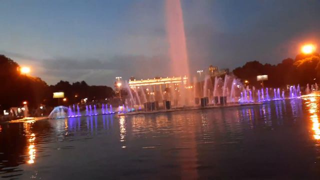 Фонтан в парке культуры и отдыха имени Горького.