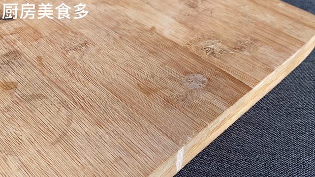 【廚房美食多】 好多人得肝病，很大原因是喜歡吃它，現在戒不掉，下一個就找到你，每吃一口就離癌更近一步，現在知道還不算晚