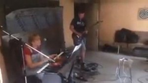 Барабан малый Piccolo. Звук пикколо при игре железными щетками.