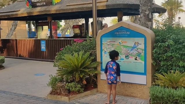 Scary Waterpark Waterslides In Dubai || Atlantis Aquaventure Waterpark || Ishika Khan Vlogs смотреть онлайн