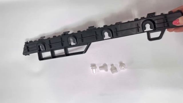 Кронштейн заднего бампера Kia Rio 2017 левый смотреть онлайн