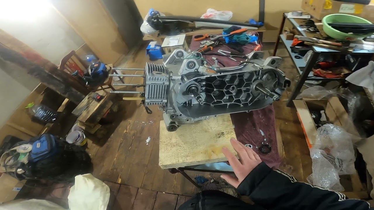230cc: Установка (замена) левого сальника коленвала