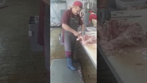 Обвалка голов свиных