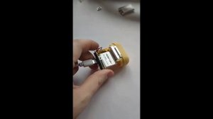 Замена батареи на беспроводных наушниках от Apple
