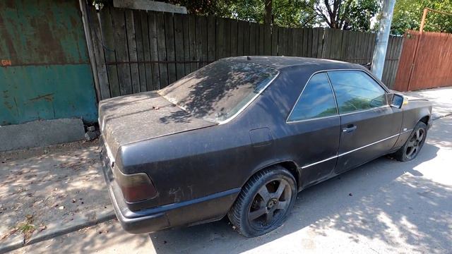 Abandoned Mercedes Benz W124 Coupe смотреть онлайн