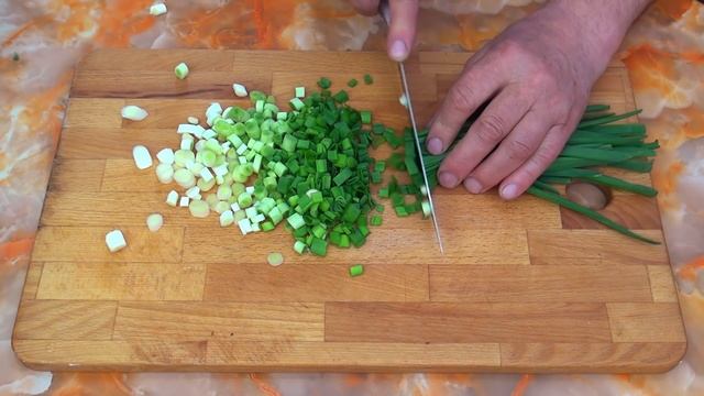 Рецепт окрошки.  Полезно и быстро готовим окрошку.  Витамины весной.