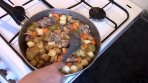Как приготовить овощное рагу с курицей.