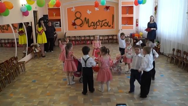 Горьковец Архангельск Шуточный номер с колясками.