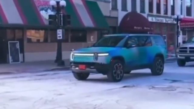 2021 Rivian R1T and R1S Production Updates смотреть онлайн