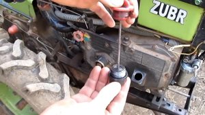 Разбивает щуп мотоблока двигатель R-180