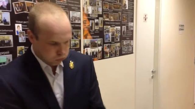 Первый выход на сцену в сетевом маркетинге! смотреть онлайн