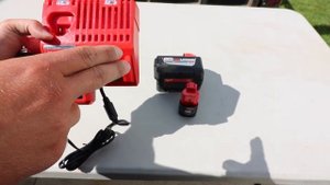 Milwaukee M12 M18 Vehicle Charger - Unboxing / Overview