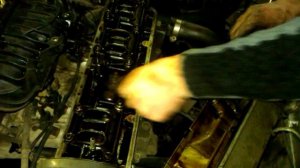 Клапанная крышка после использования масла "ЛУКОЙЛ" 5w40 ЛЮКС полусинтетическое