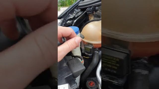 Peugeot пежо 308 ошибка датчика уровня ОЖЖ смотреть онлайн