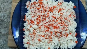 Салат из цветной капусты и крабовых палочек!Вкусно,полезно и быстро!