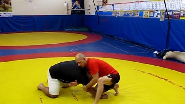 Нестандартное удушение спереди