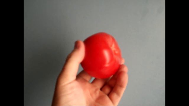 Как выглядит самый красивый помидор во вселенной