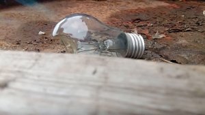 Что если расплавить лампочку, огнём газовой горелкой.