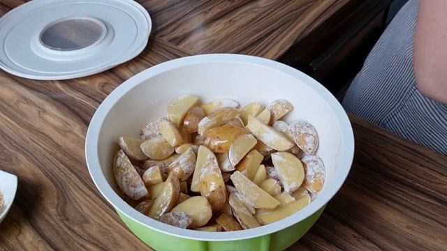 очень вкусная картошка в духовке по деревенски