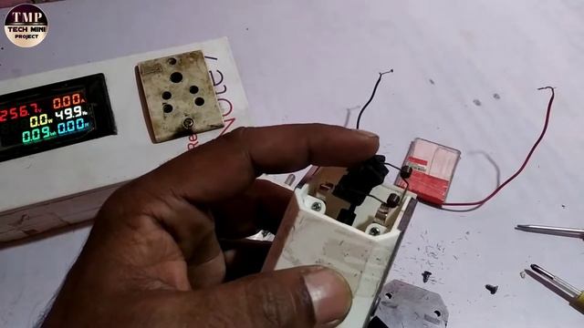 trimmer ko mobile ki battery se kaise chalaye | trimmer ko mobile ke charger se kaise chalaye смотреть онлайн