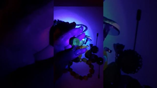 Янтарь в ультрафиолете#amber #handmadejewelry #jewellery #украшения#янтарь #калининград #мастерская смотреть онлайн