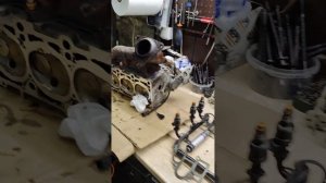 2.8 AAH AUDI проблема заслонок коллектора может доставить кучу проблем.