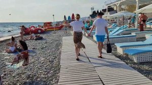 Сочи. Лазаревское. Пляж Прометей клуб. Пляж#Щастье.Море волнуется.