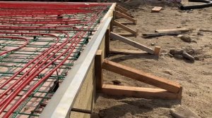 Фундамент для  своего гаража с подъемником.