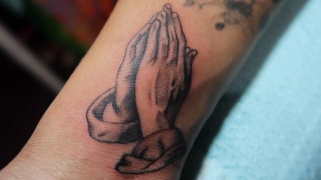 90 Praying hands смотреть онлайн