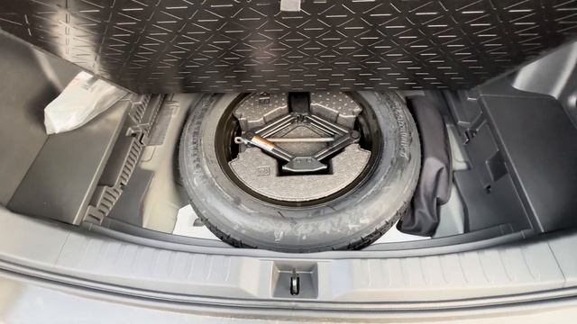 2024 TOYOTA RAV4 XLE PREMIUM AWD! | *Full Walkaround Review* | Worth Buying Toyota's Popular Trim?! смотреть онлайн