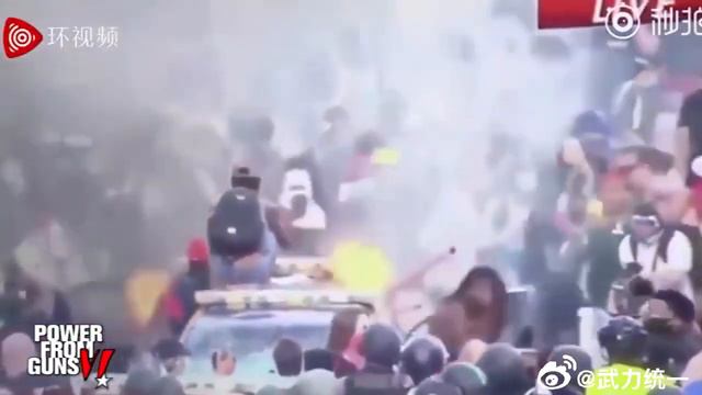 《国际歌》外文名称：Internationale  填词：欧仁·鲍狄埃　谱曲：皮埃尔·狄盖特　起来，饥寒交迫的奴隶！起来，全世界受苦的人！满腔的热血已经沸腾，要为真理而斗争！旧世界打个落花流水